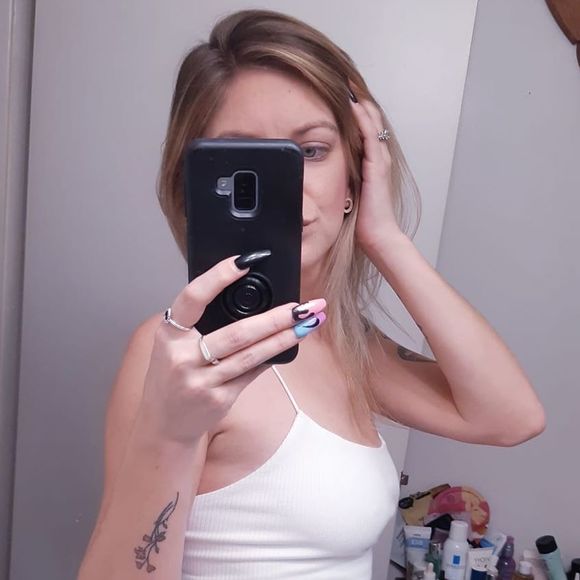 Meet your Posher, Jessica - Picture 1 of 1